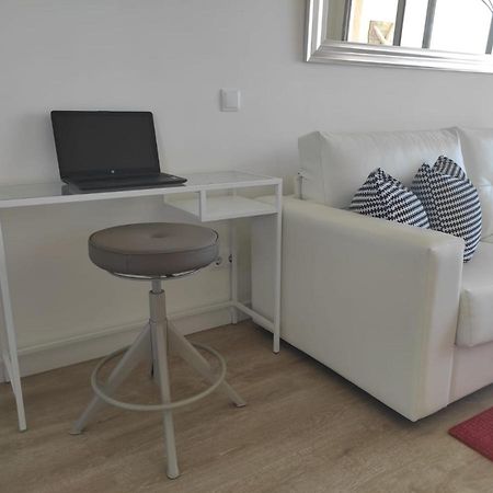 Modern Apartment With Stunning Sea View カラ・ミラー エクステリア 写真
